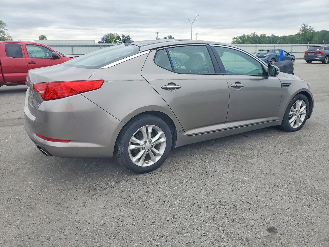 2013 Kia Optima Ex - Image 3