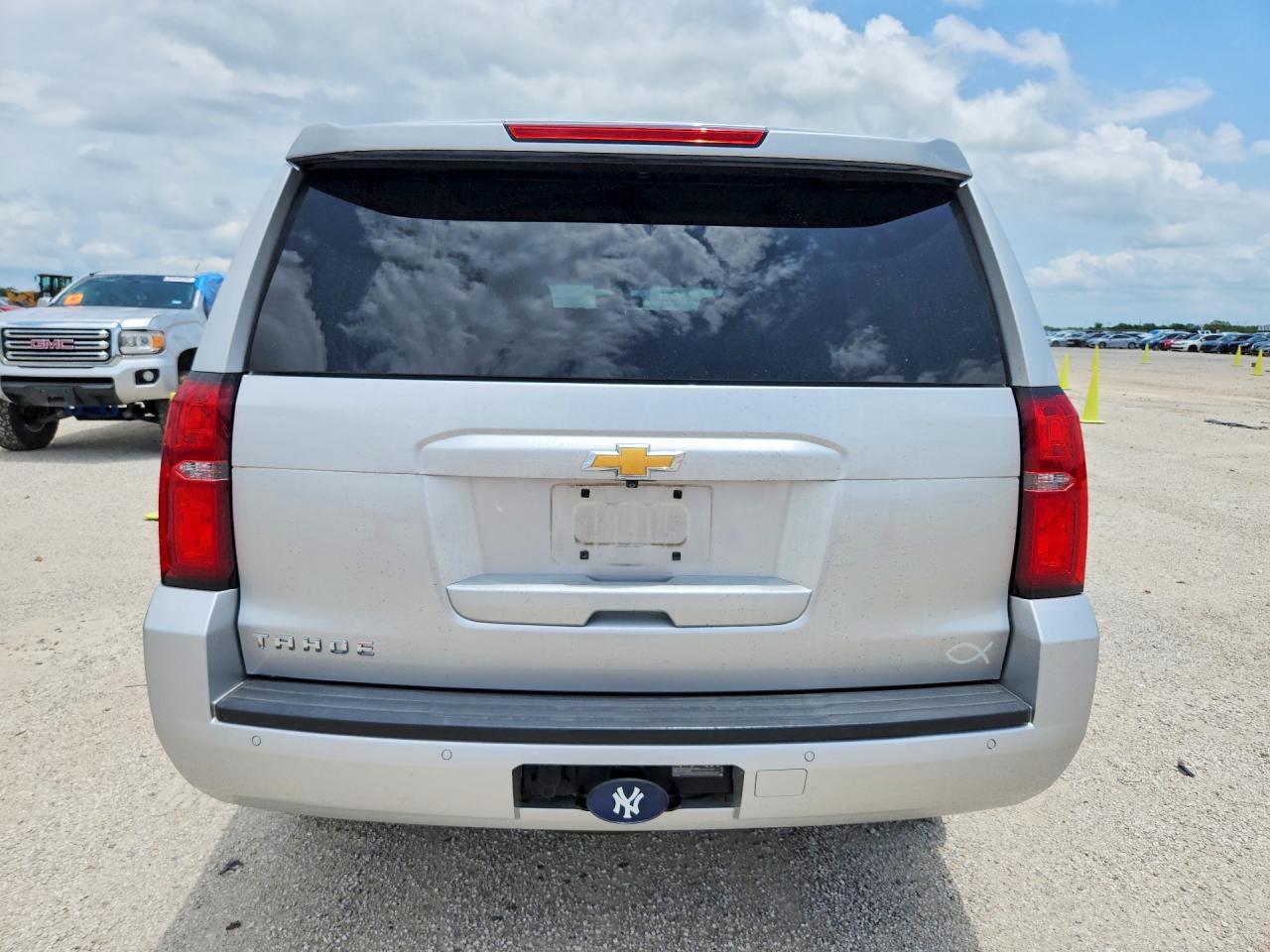 2017 Chevrolet Tahoe C1500 Ls - Image 6