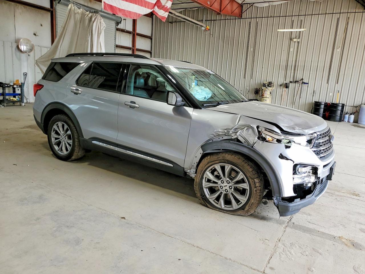 2021 Ford Explorer Xlt - Image 4