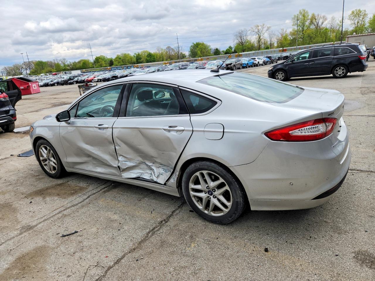 2014 Ford Fusion Se - Фото 2