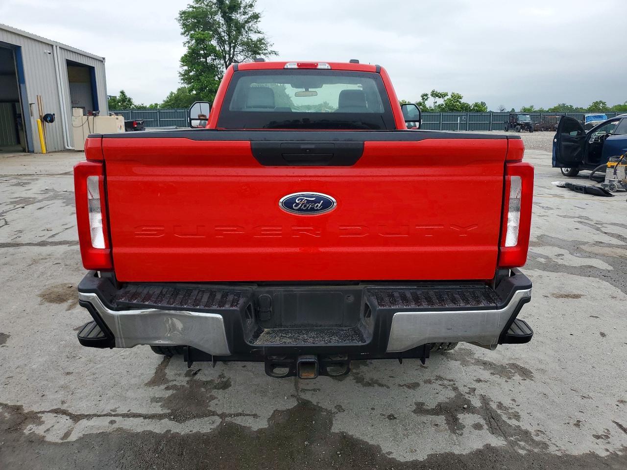 2023 Ford F350 Super Duty - Фото 6