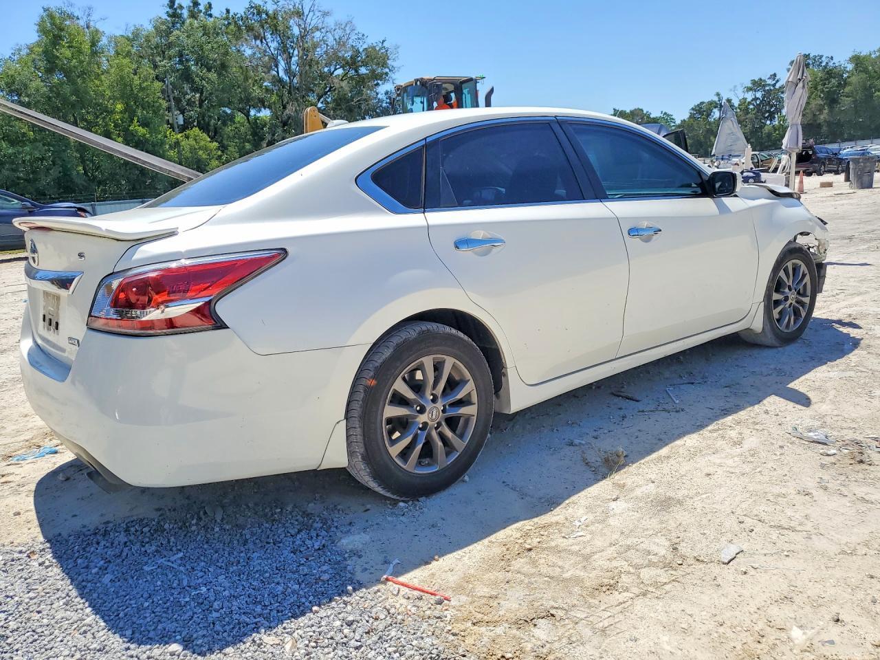 2015 Nissan Altima 2.5 S - Image 3
