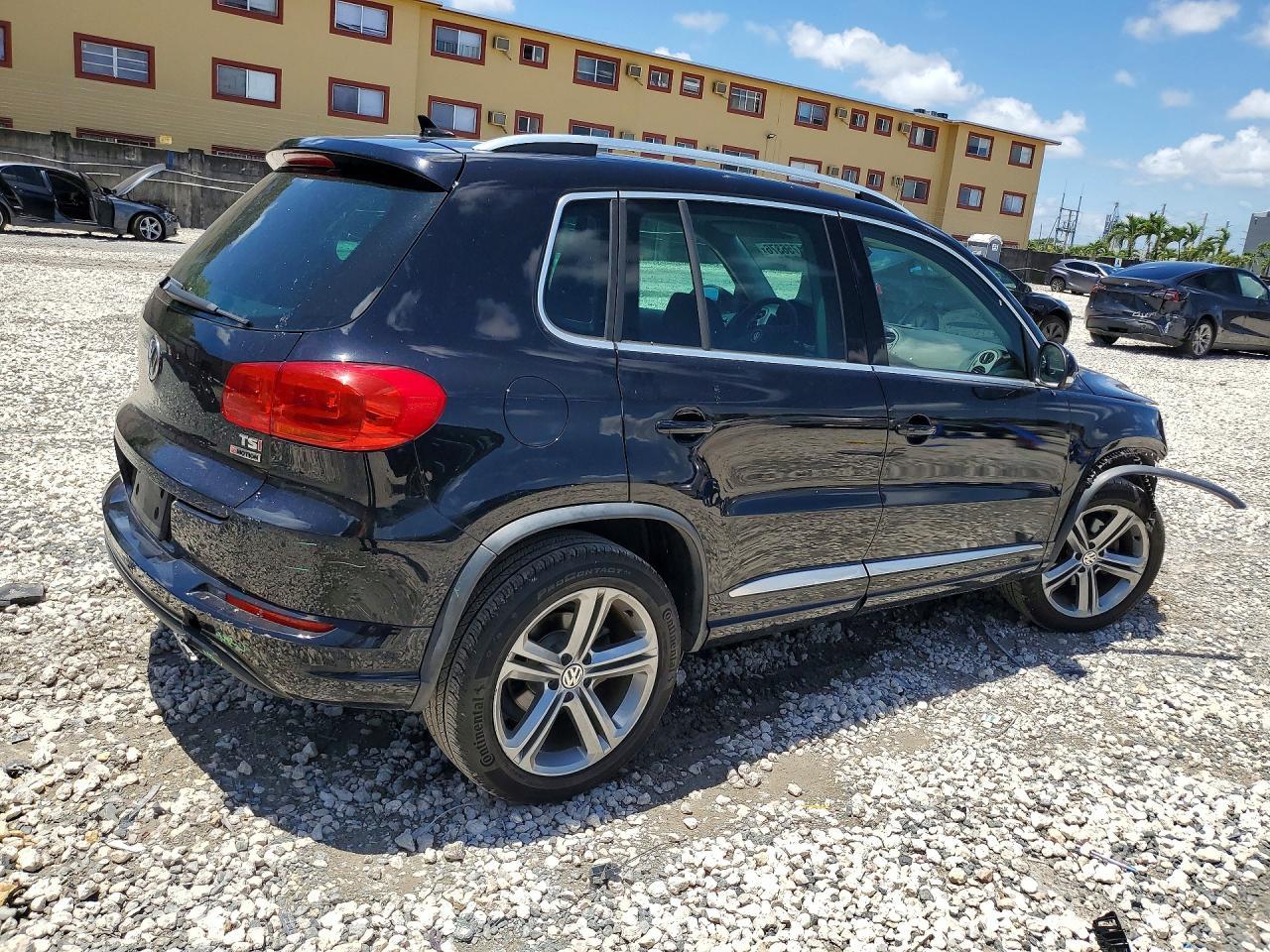2017 Volkswagen Tiguan Sport - Image 3