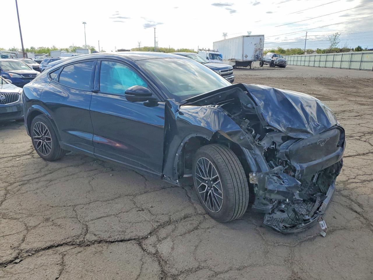 2024 Ford Mustang Mach-E Premium - Фото 4