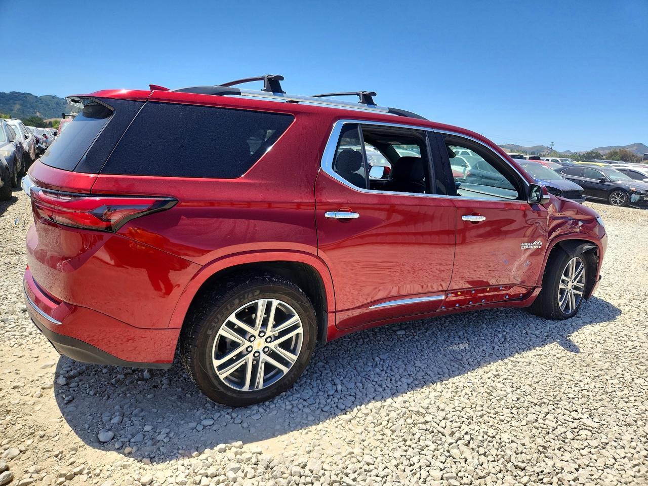 2022 Chevrolet Traverse High Country - Фото 3