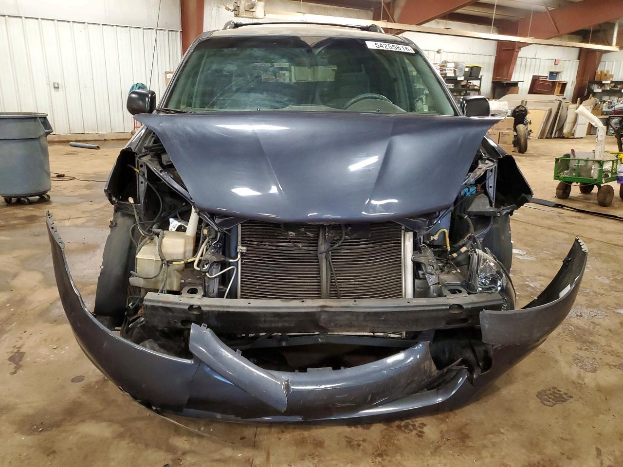 2008 Toyota Sienna Le 8-Passenger - Фото 5
