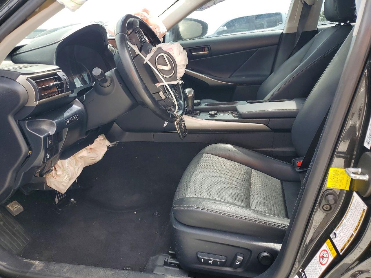2017 Lexus Is 300 - Image 7