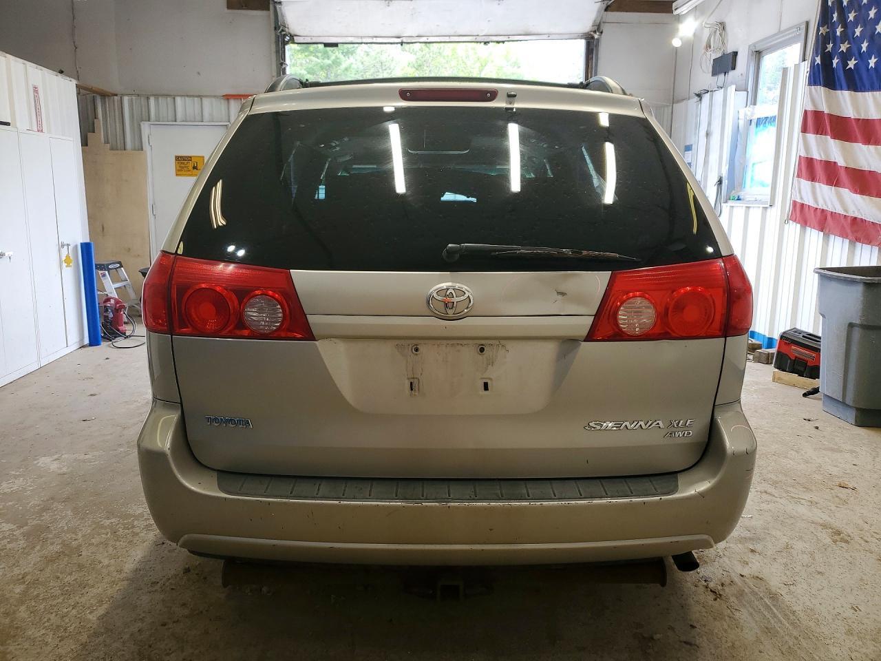 2009 Toyota Sienna - Фото 6