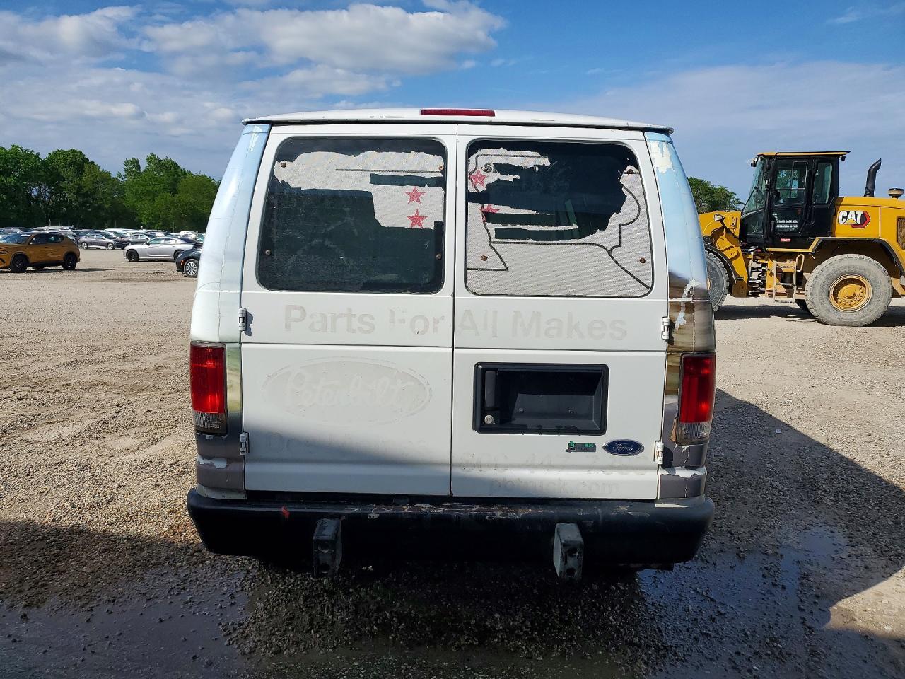 2013 Ford Econoline E250 Van - Image 6