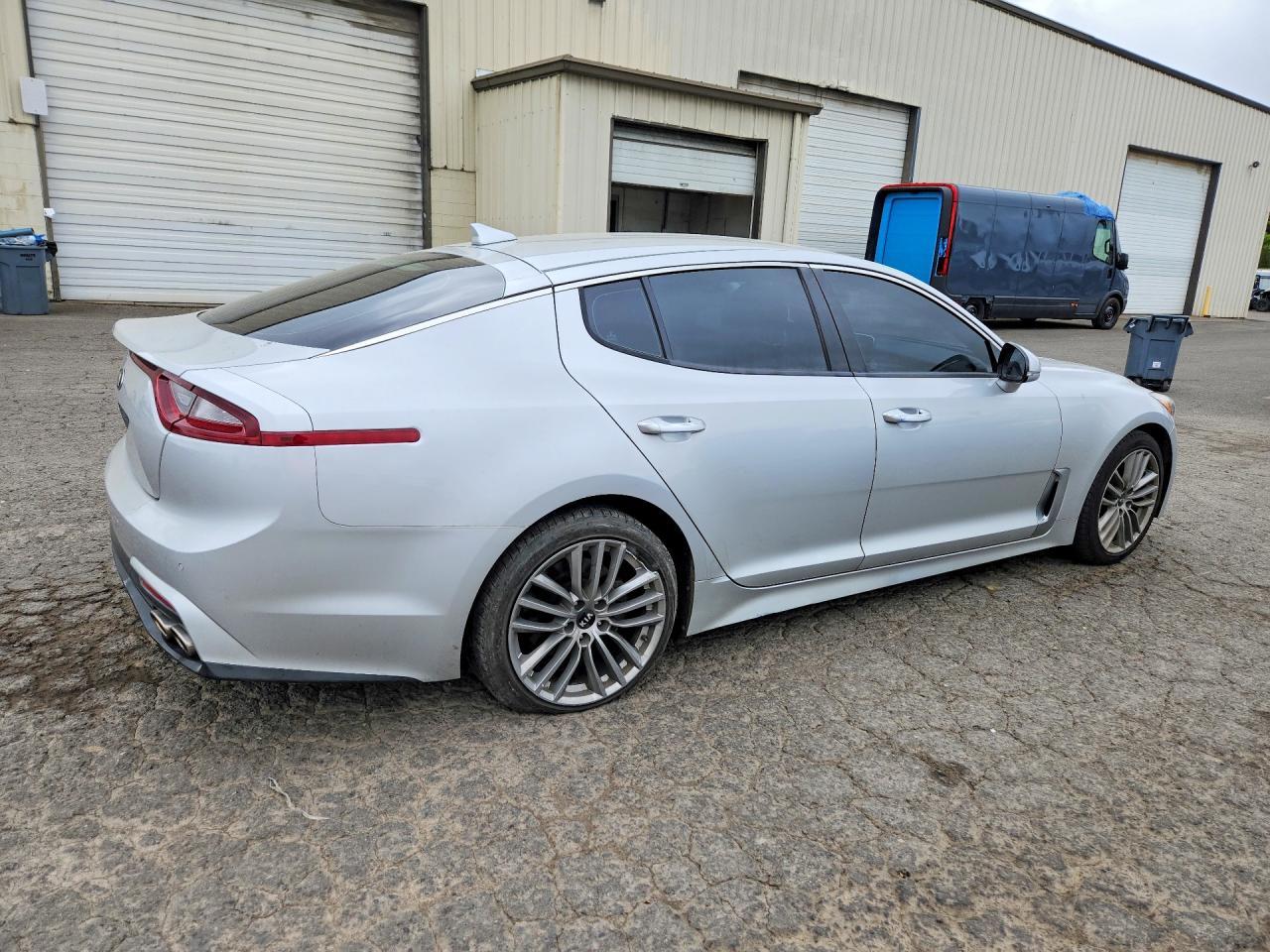 2018 Kia Stinger Base - Фото 3