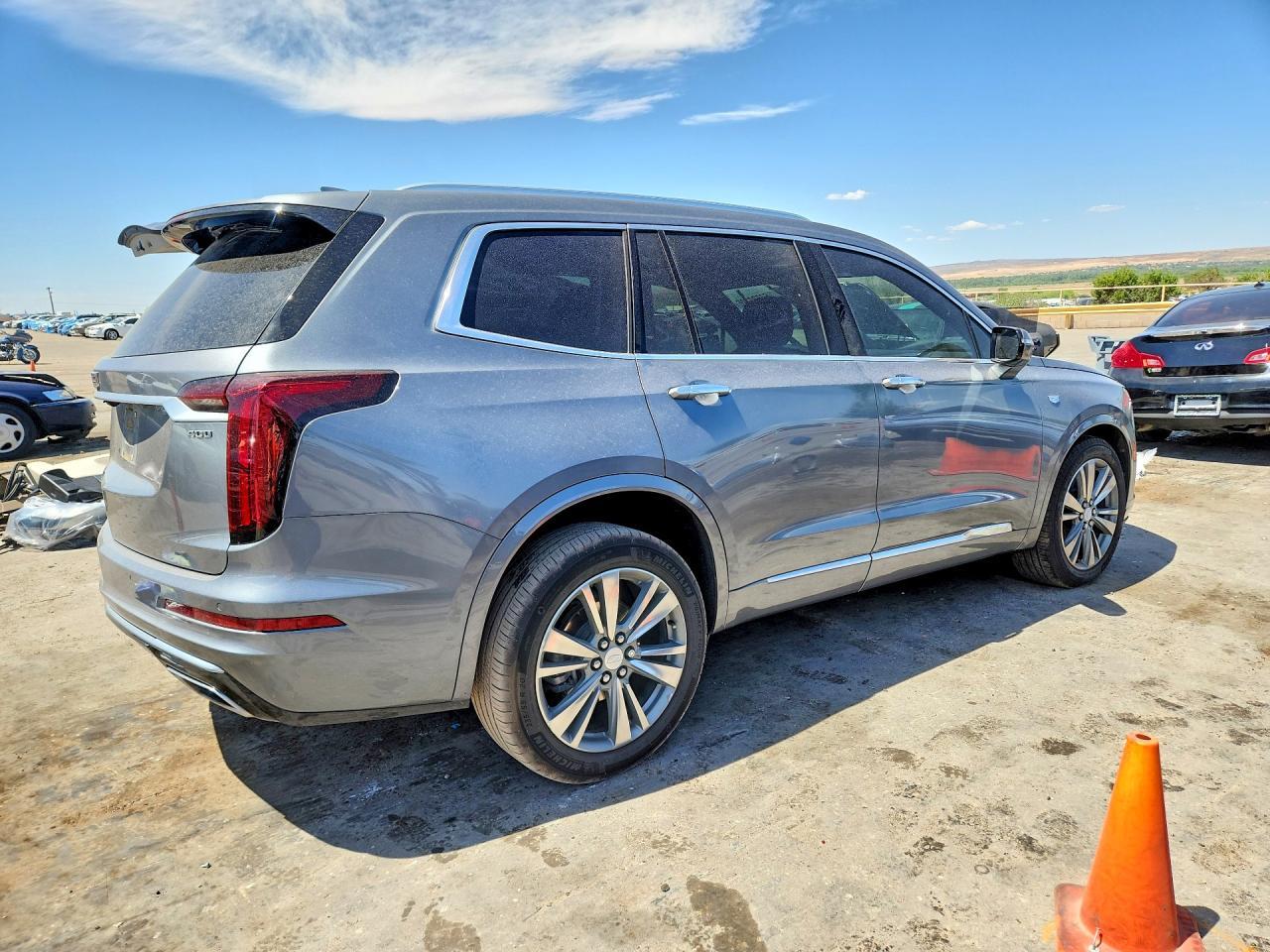 2022 Cadillac Xt6 Premium Luxury - Image 3