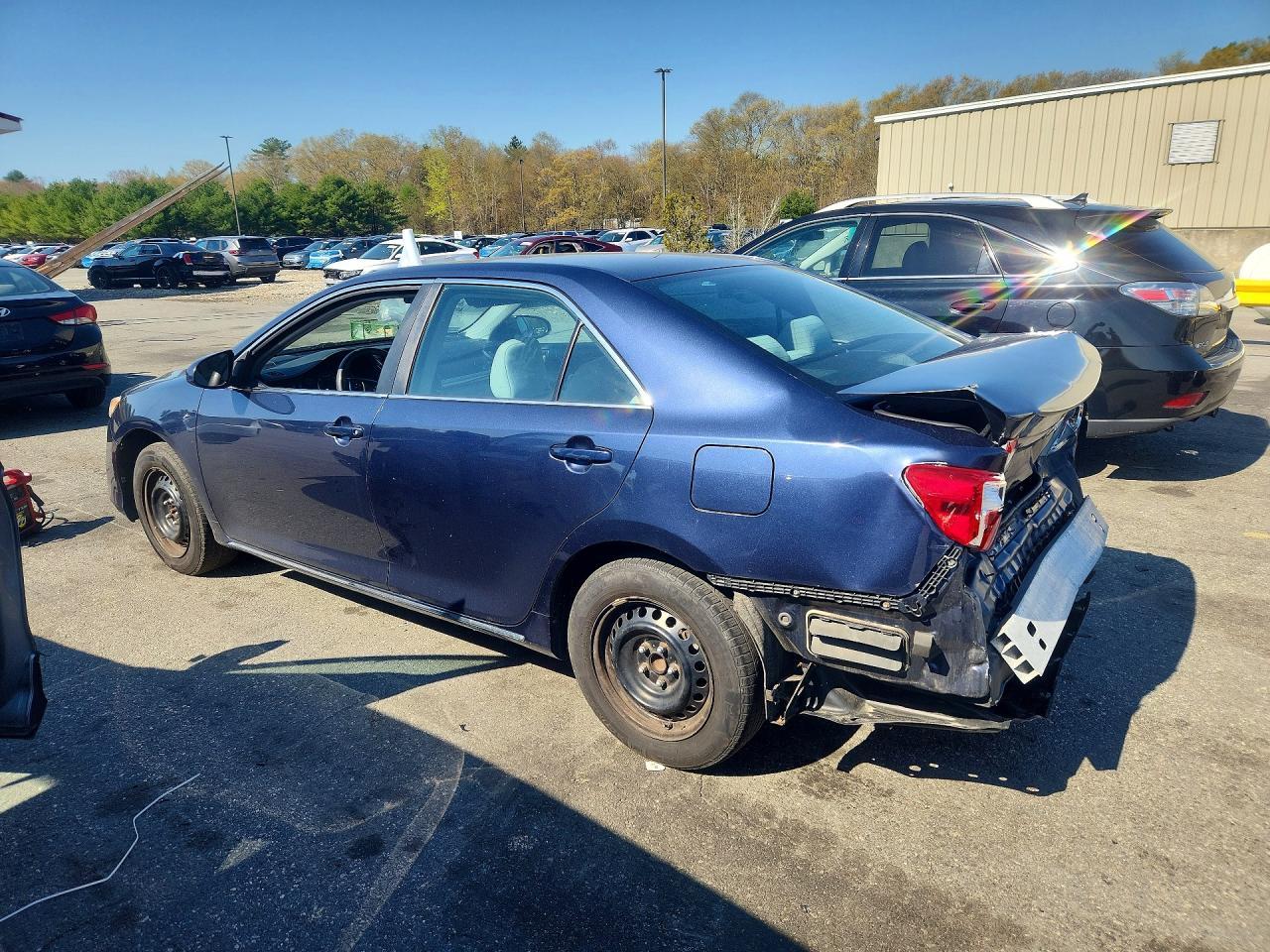 2014 Toyota Camry Le - Фото 2