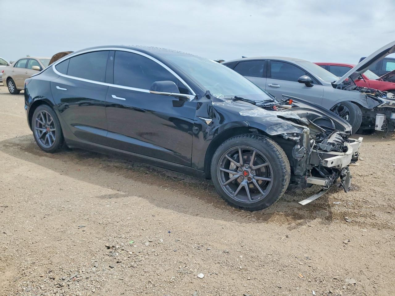 2019 Tesla Model 3 - Фото 4