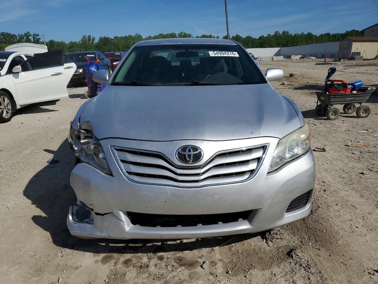 2011 Toyota Camry Le - Image 5