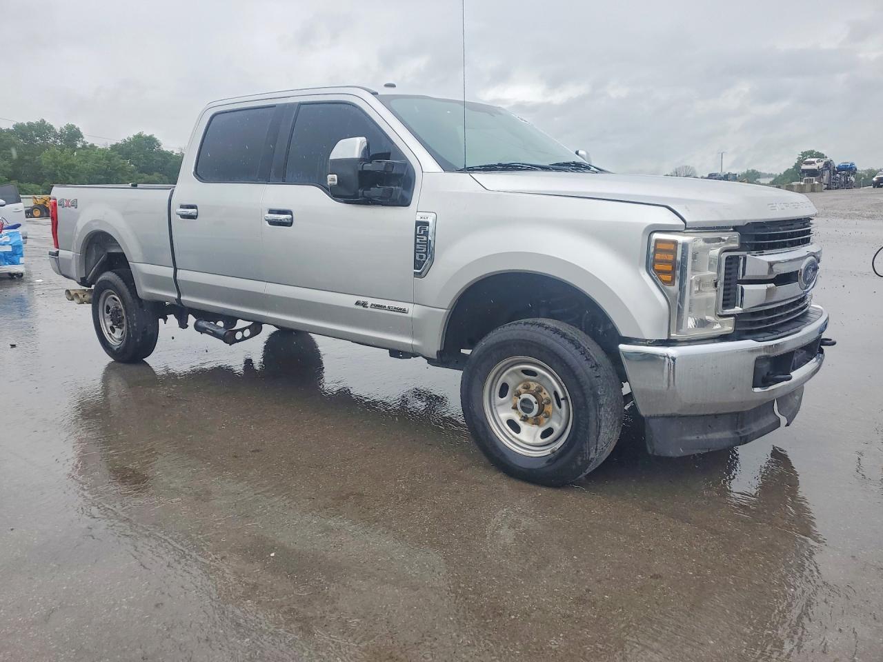 2018 Ford F250 4Wd 6.7L V8 Tdsl Xlt Crew Cab - Фото 4