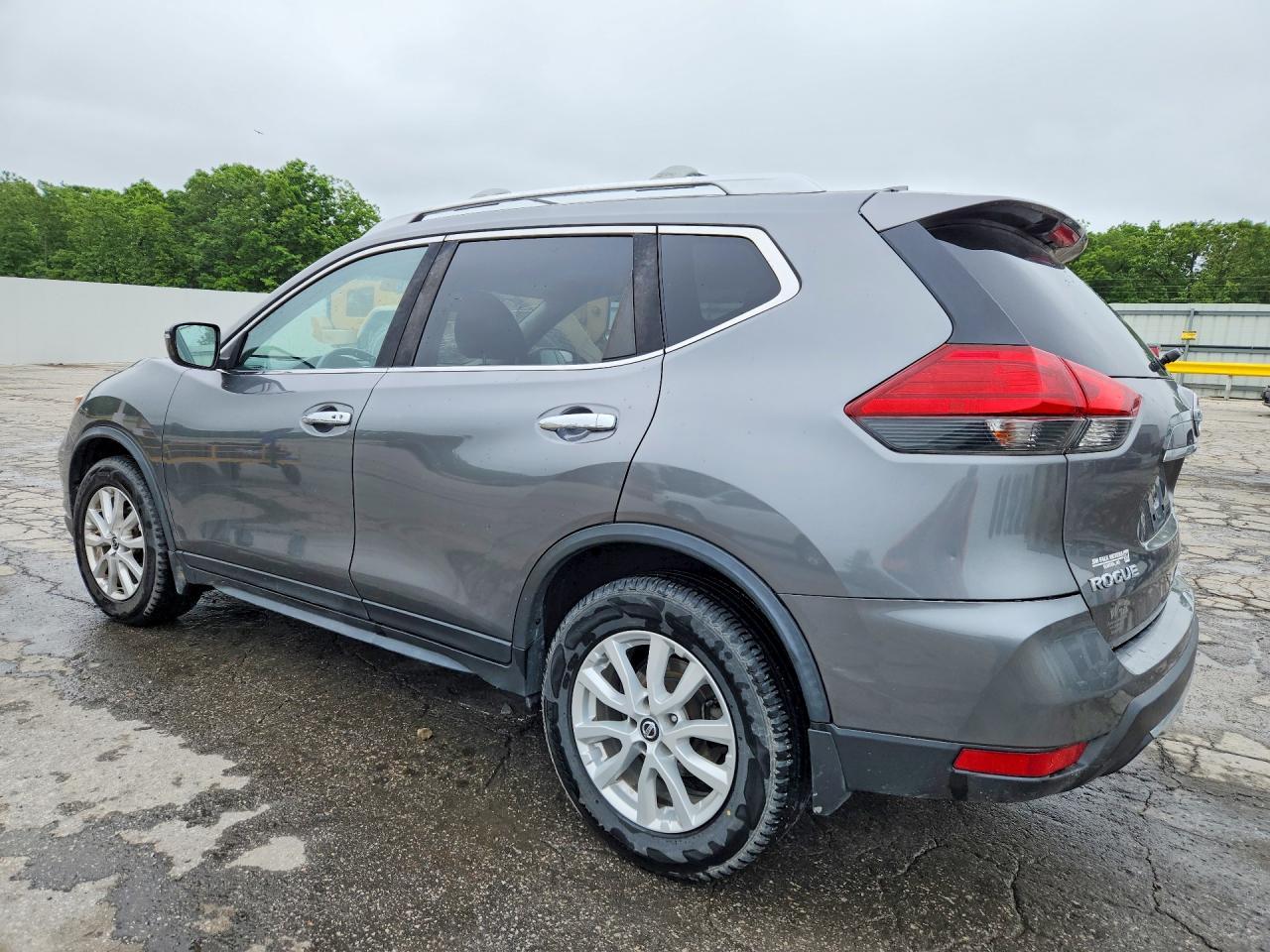 2017 Nissan Rogue Sv - Image 2