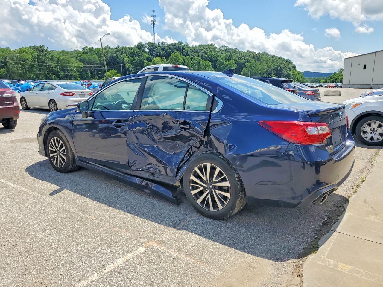 2018 Subaru Legacy 2.5I Premium - Фото 2