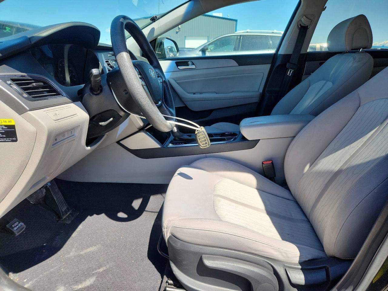 2016 Hyundai Sonata - Image 7