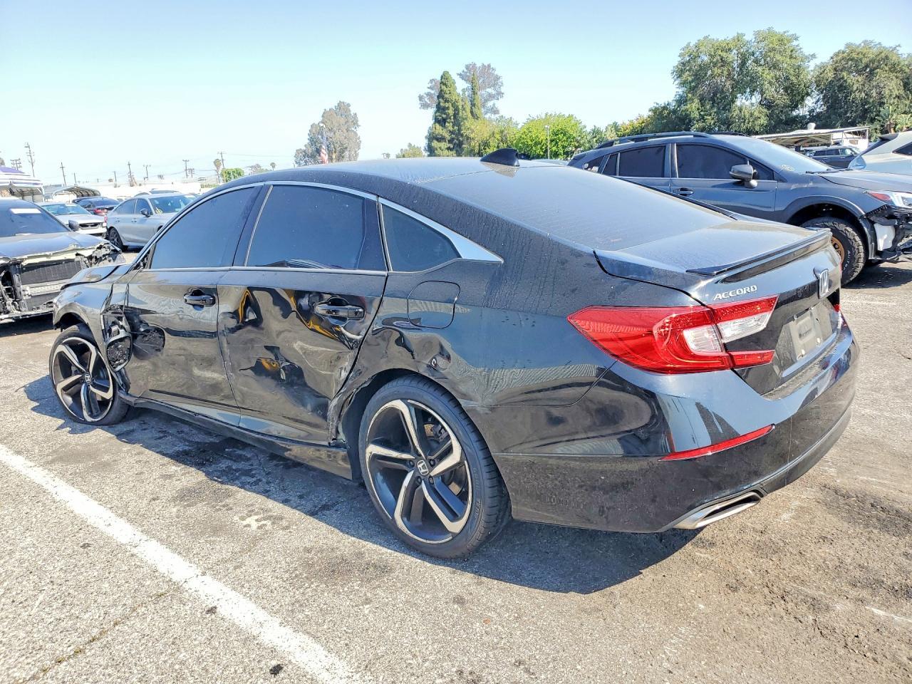 2021 Honda Accord Sport - Фото 2