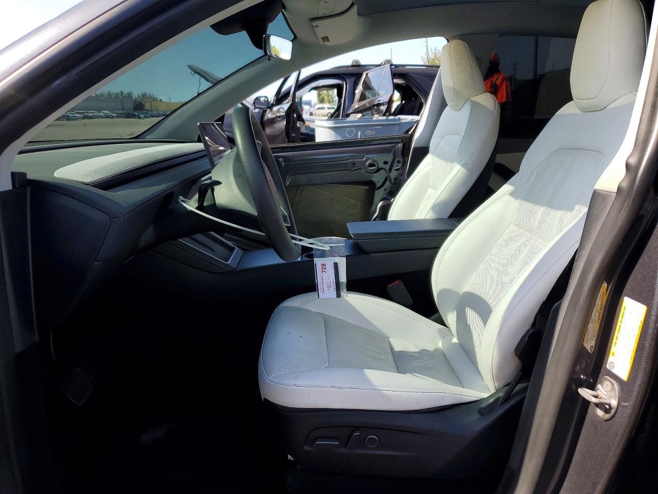 2026 Tesla Model Y - Image 7