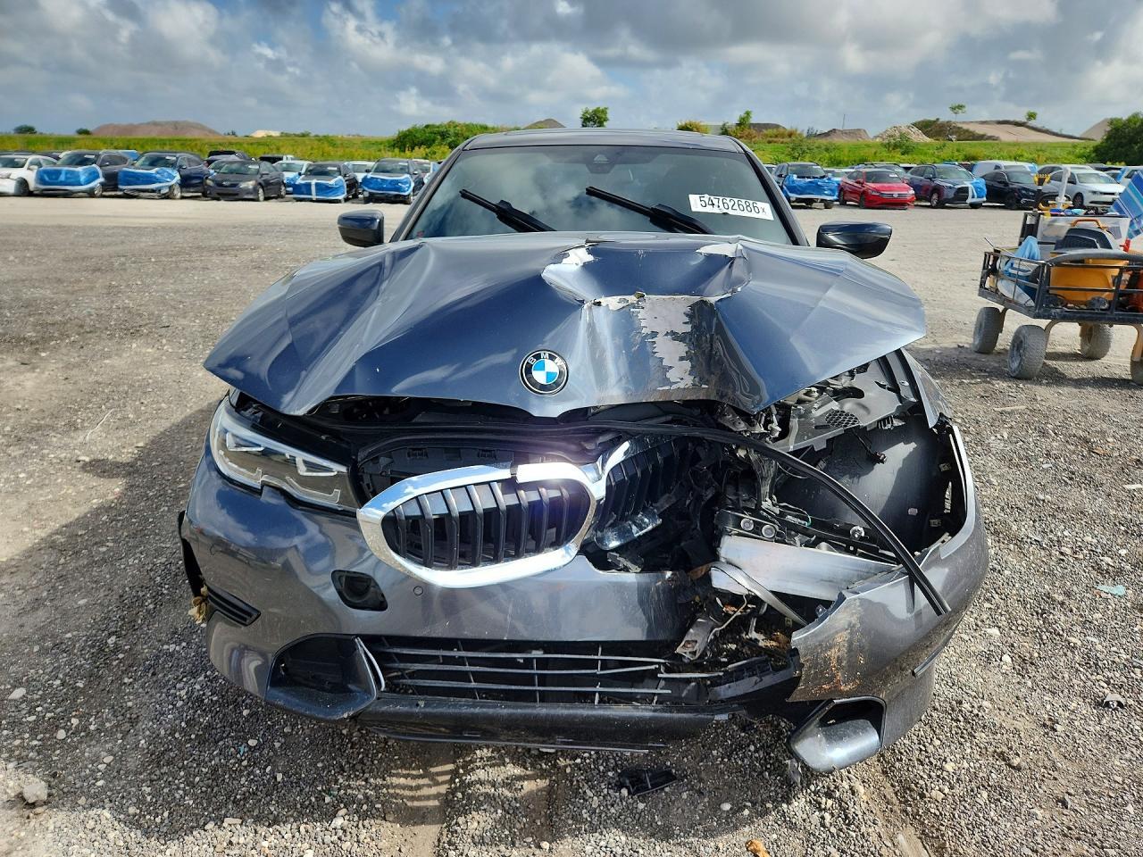 2019 BMW 330I - Фото 5