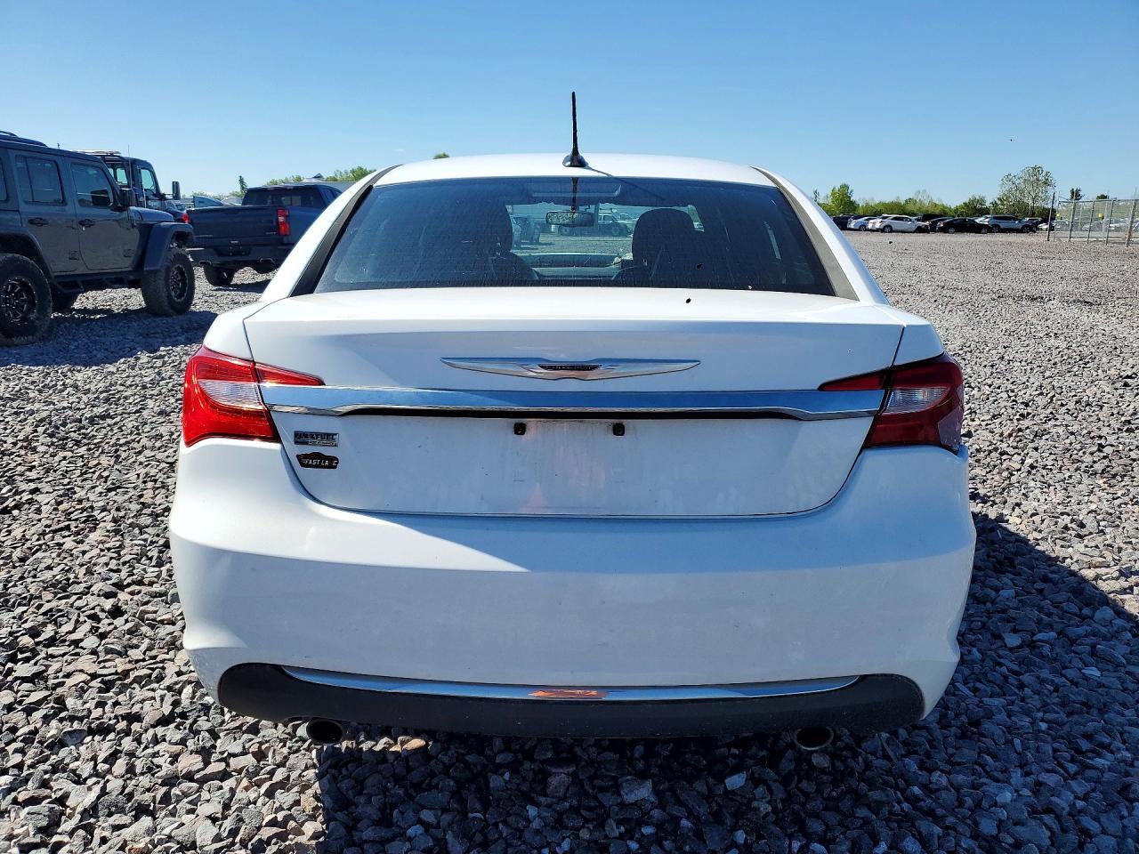 2013 Chrysler 200 Limited - Фото 6
