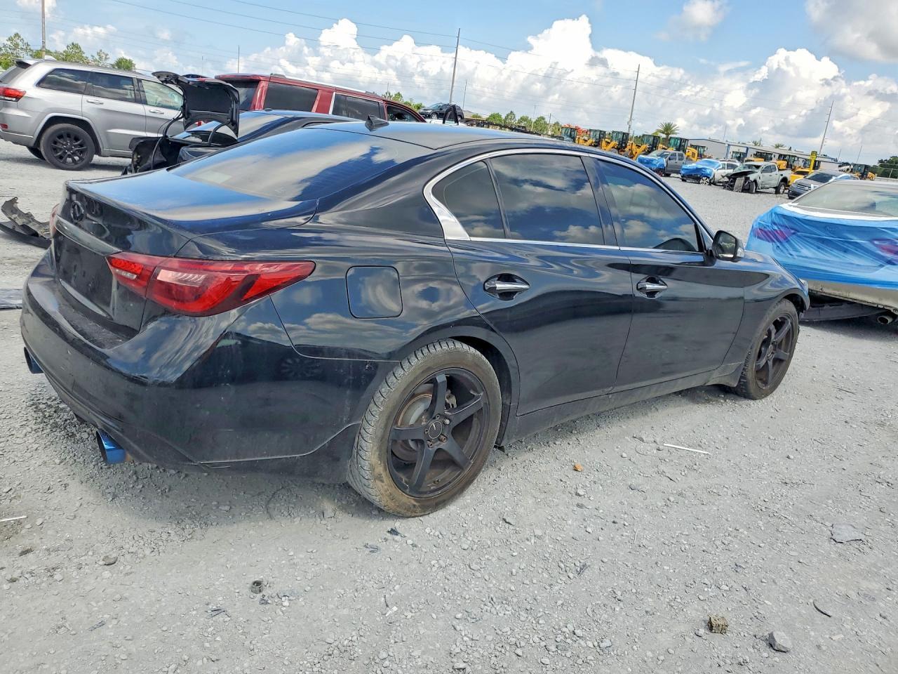 2018 Infiniti Q50 3.0T Luxe - Фото 3