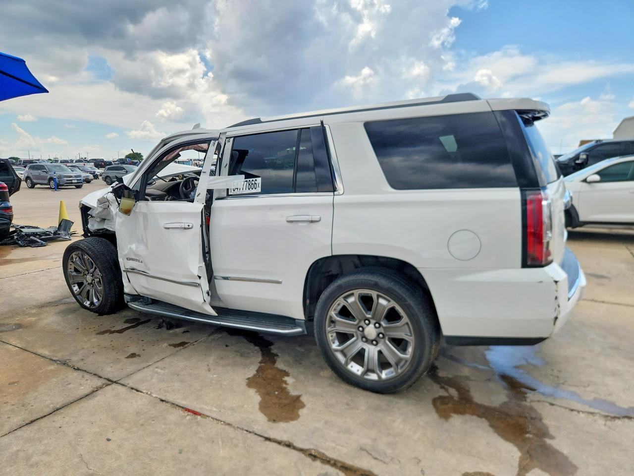 2015 GMC Yukon Denali - Image 2