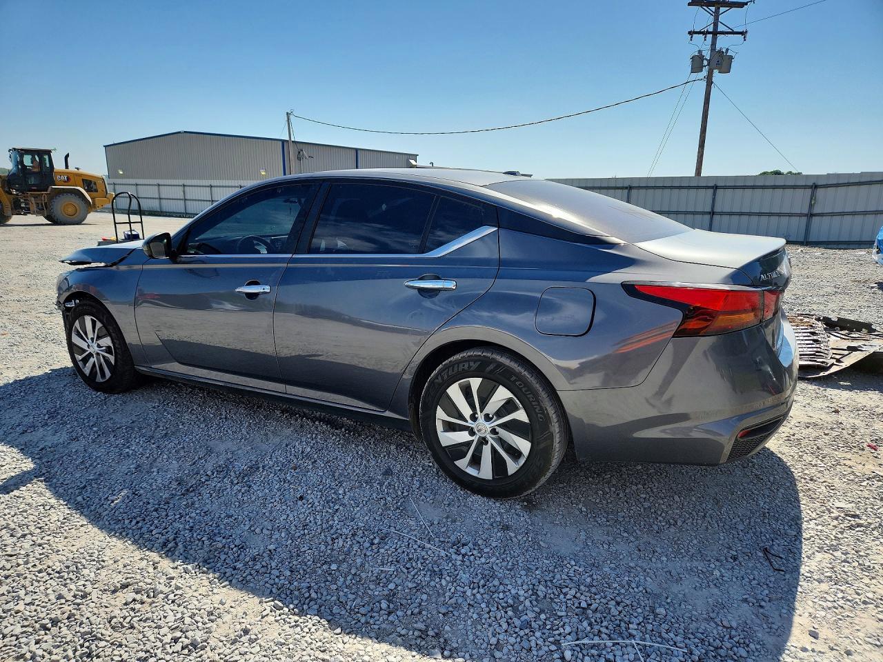 2020 Nissan Altima S - Фото 2
