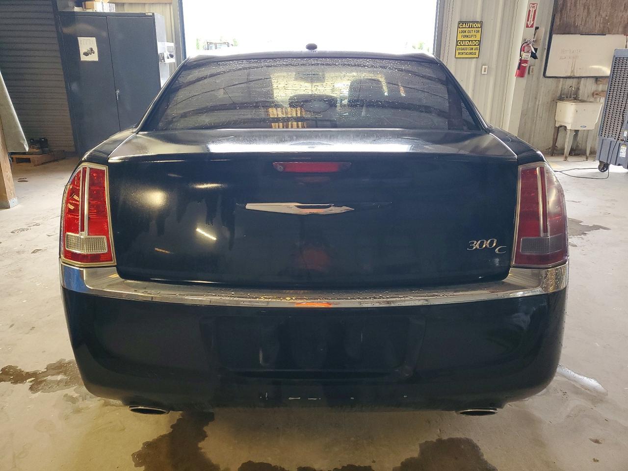 2012 Chrysler 300C - Фото 6