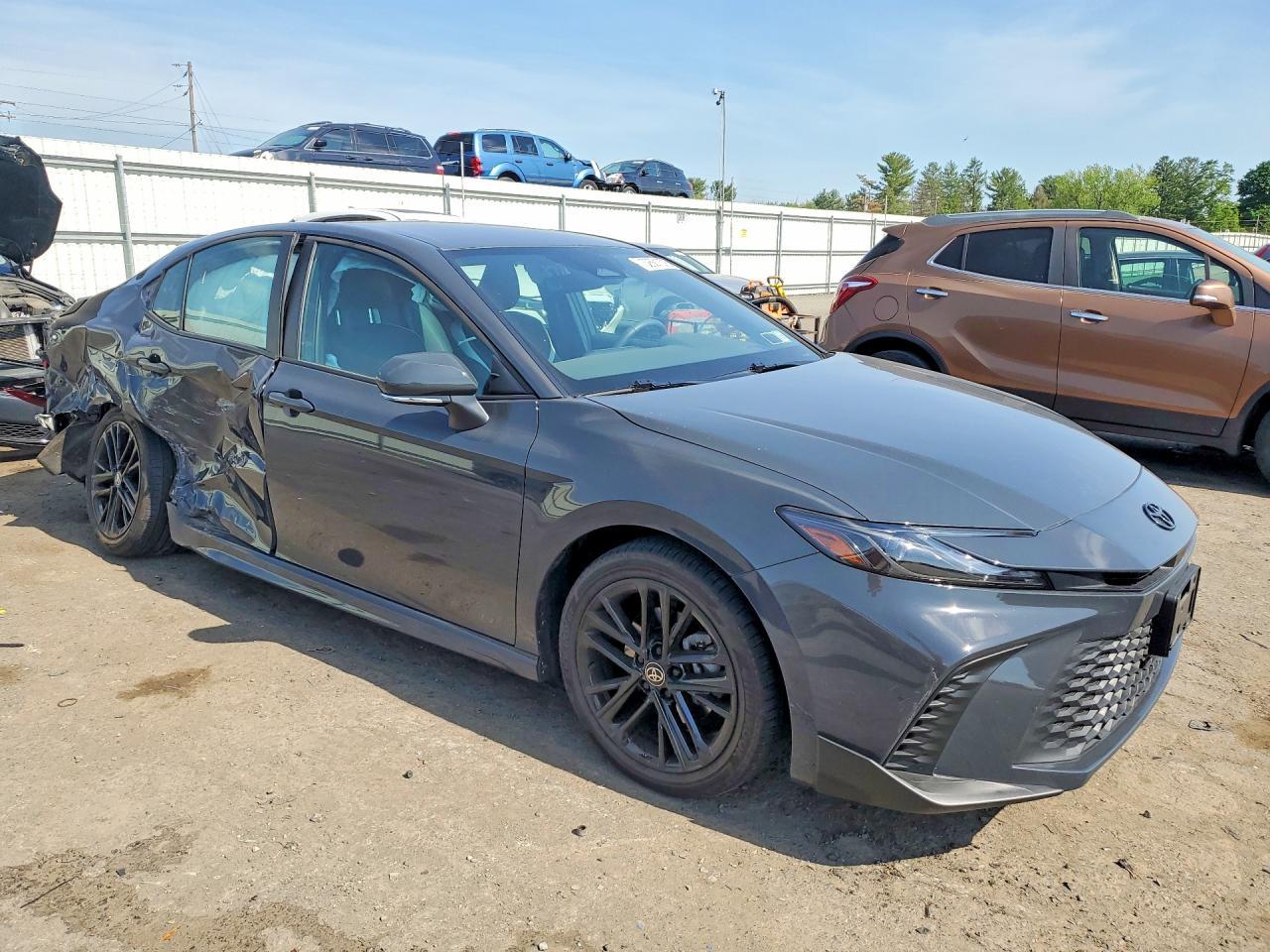2025 Toyota Camry Se - Image 4