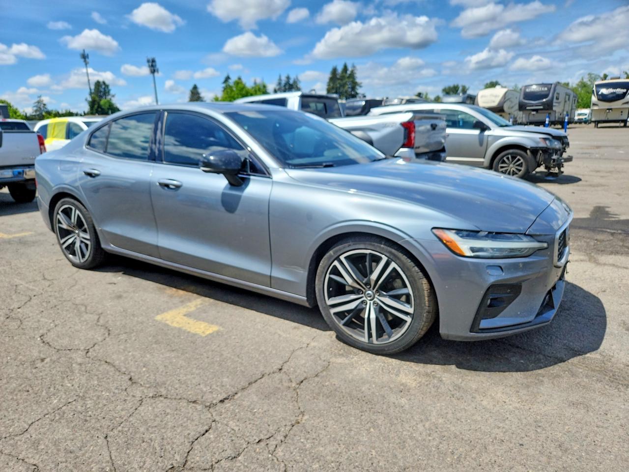 2019 Volvo S60 T6 R-Design - Image 4