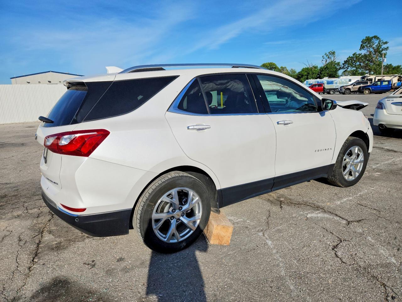 2021 Chevrolet Equinox Premier - Image 3