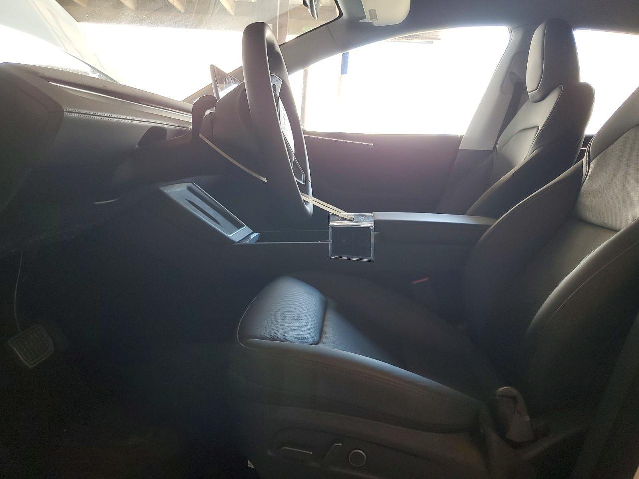 2026 Tesla Model Y - Image 7