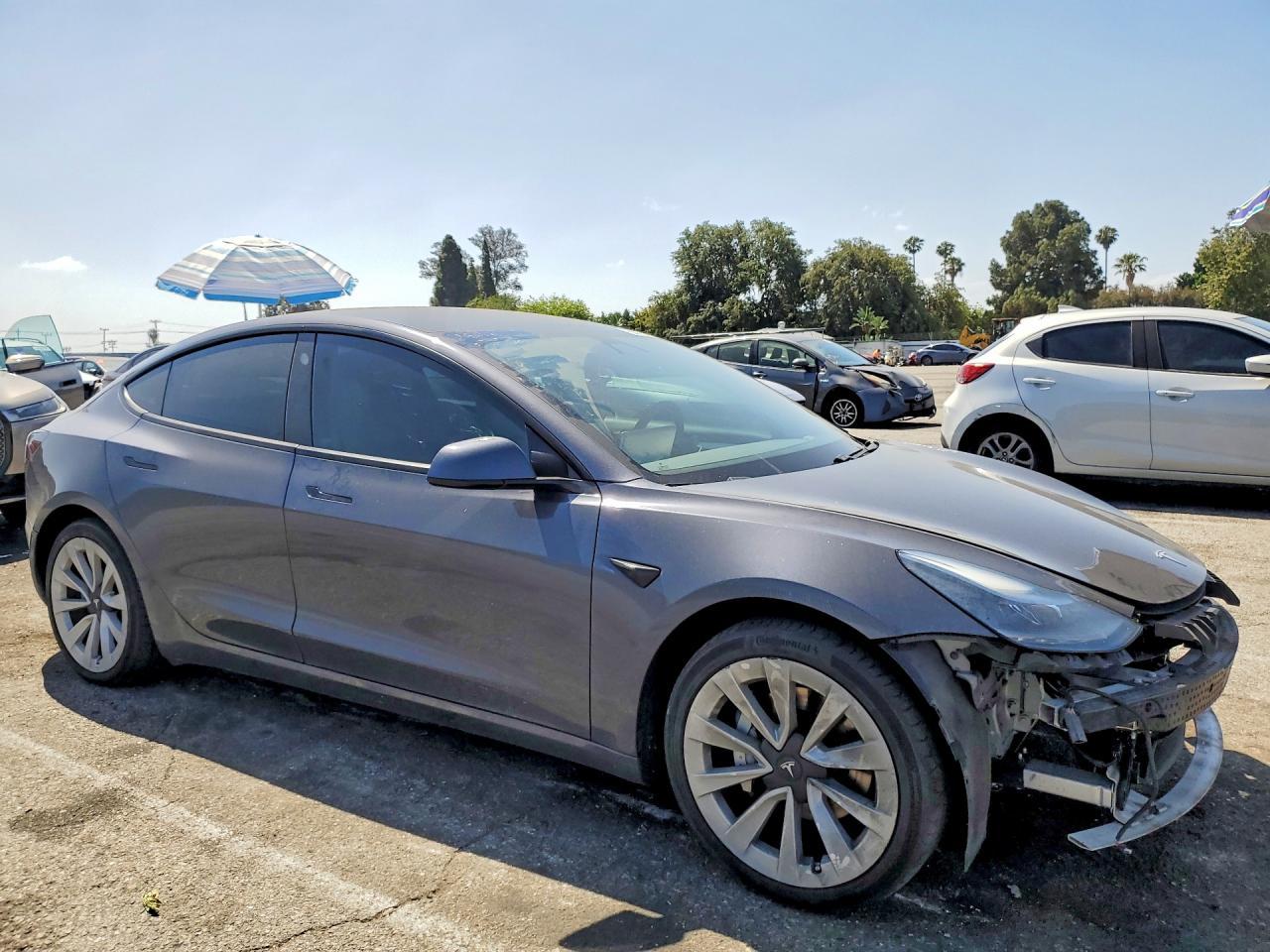 2021 Tesla Model 3 - Фото 4