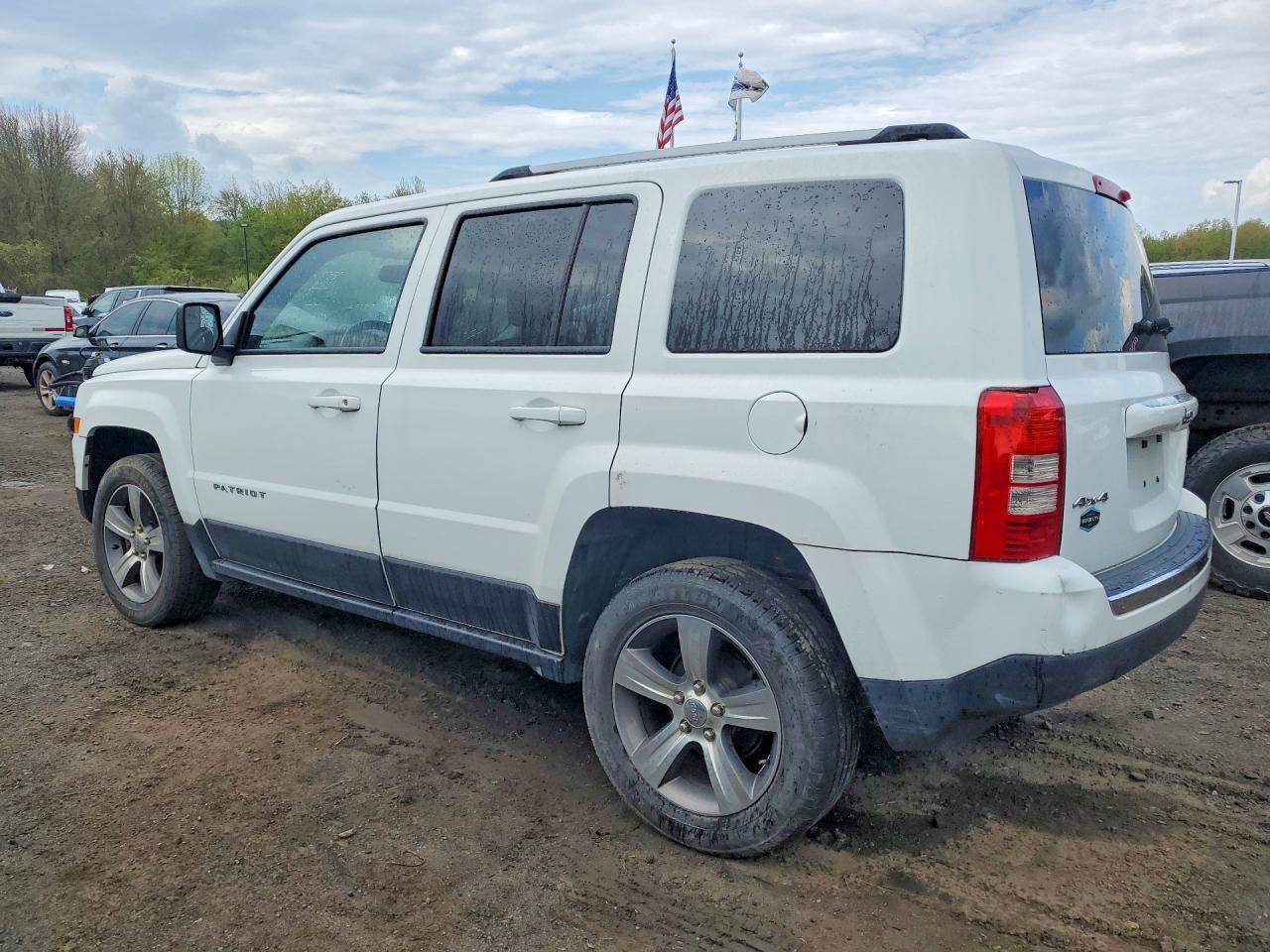 2017 Jeep Patriot Latitude - Фото 2
