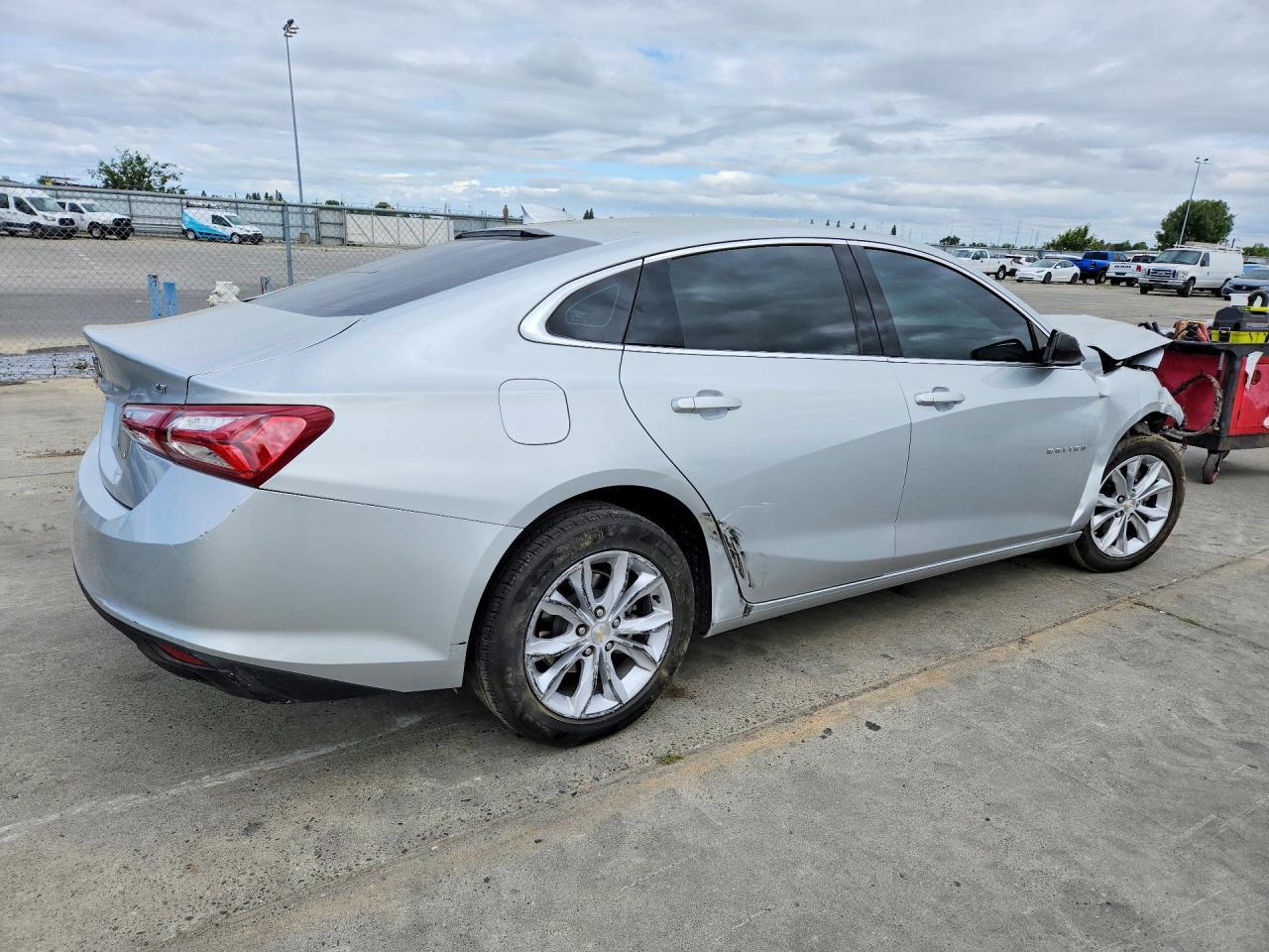 2022 Chevrolet Malibu Lt - Фото 3
