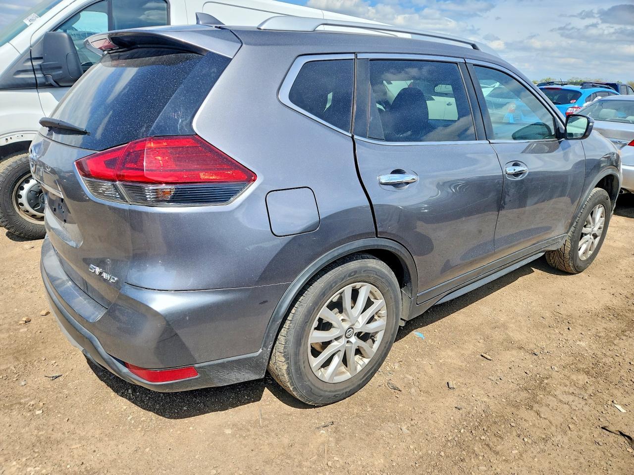 2017 Nissan Rogue Sv - Image 3