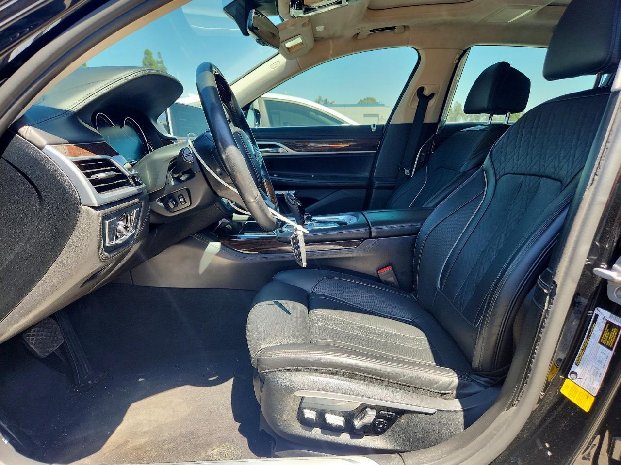 2016 BMW 750 I - Фото 7