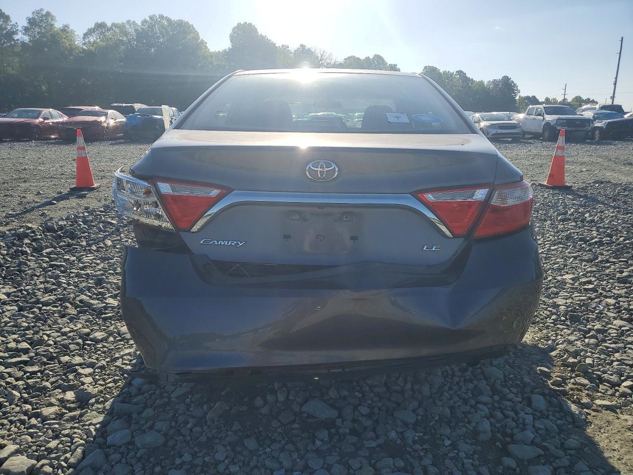 2016 Toyota Camry Le - Image 6