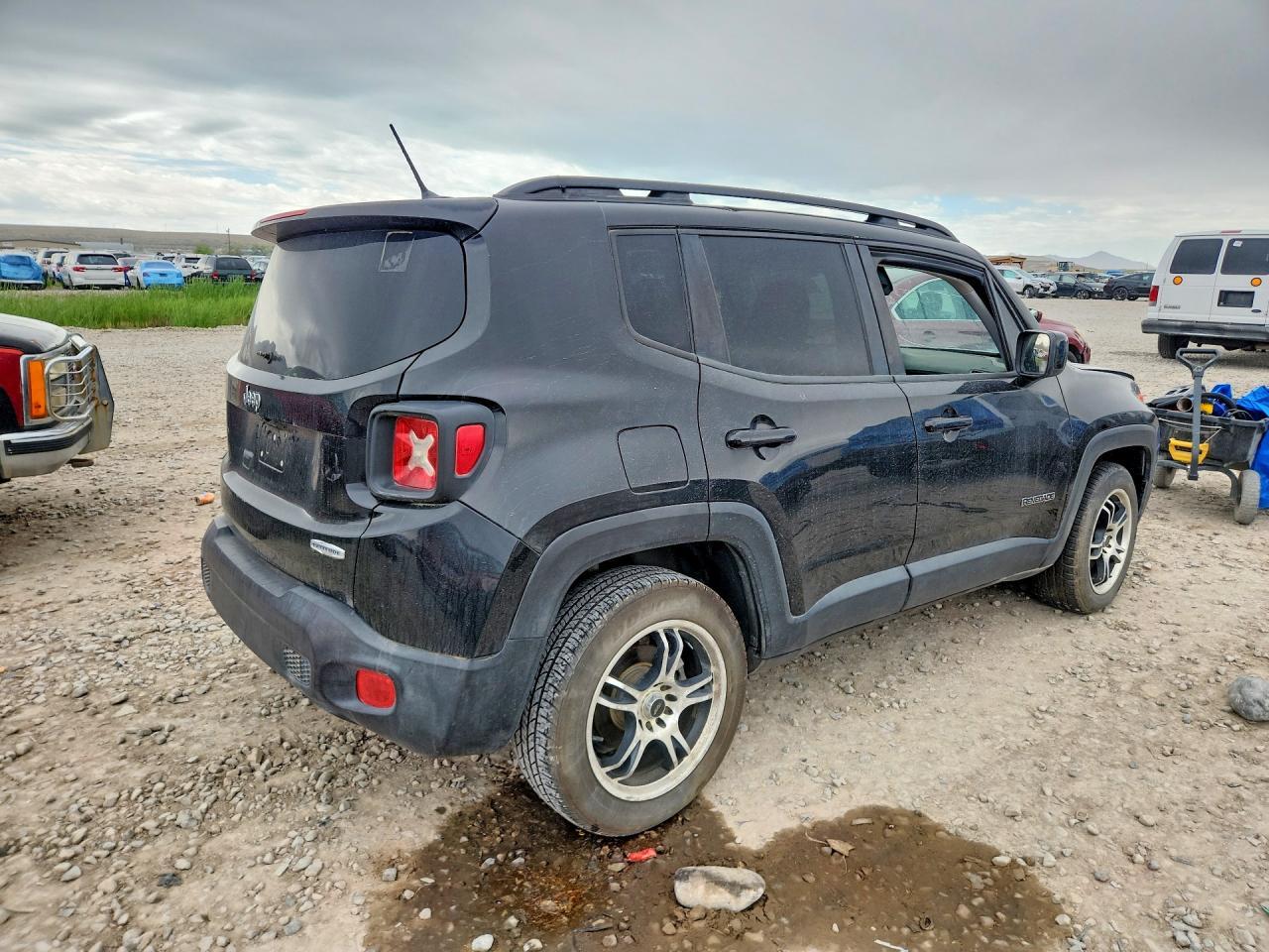 2015 Jeep Renegade Latitude - Image 3