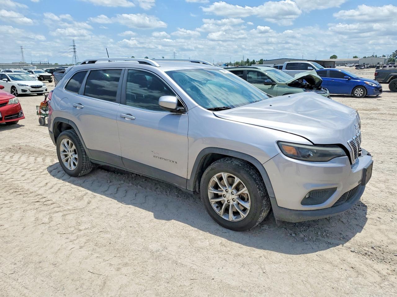 2019 Jeep Cherokee Latitude - Image 4