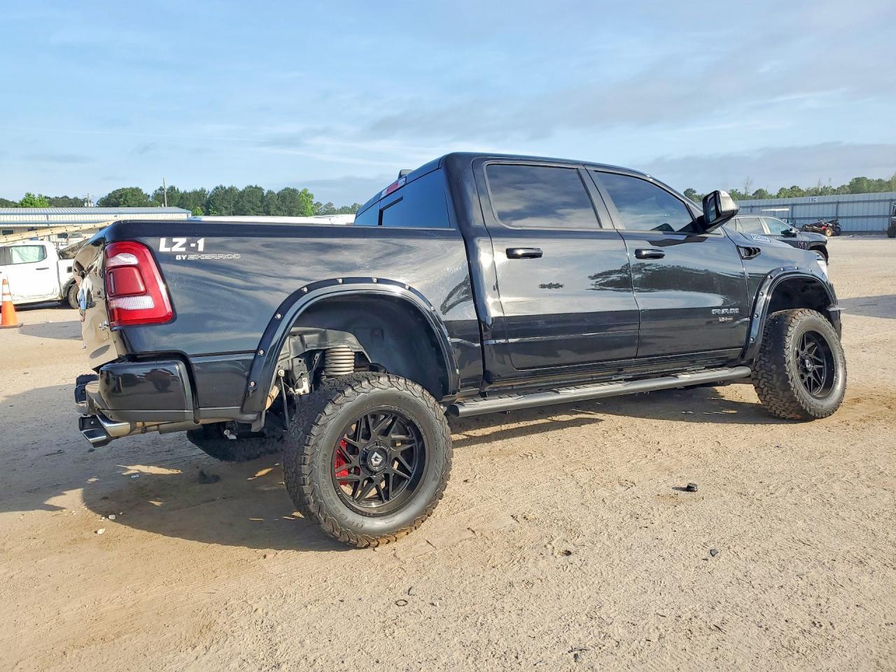 2023 Ram 1500 - Image 3