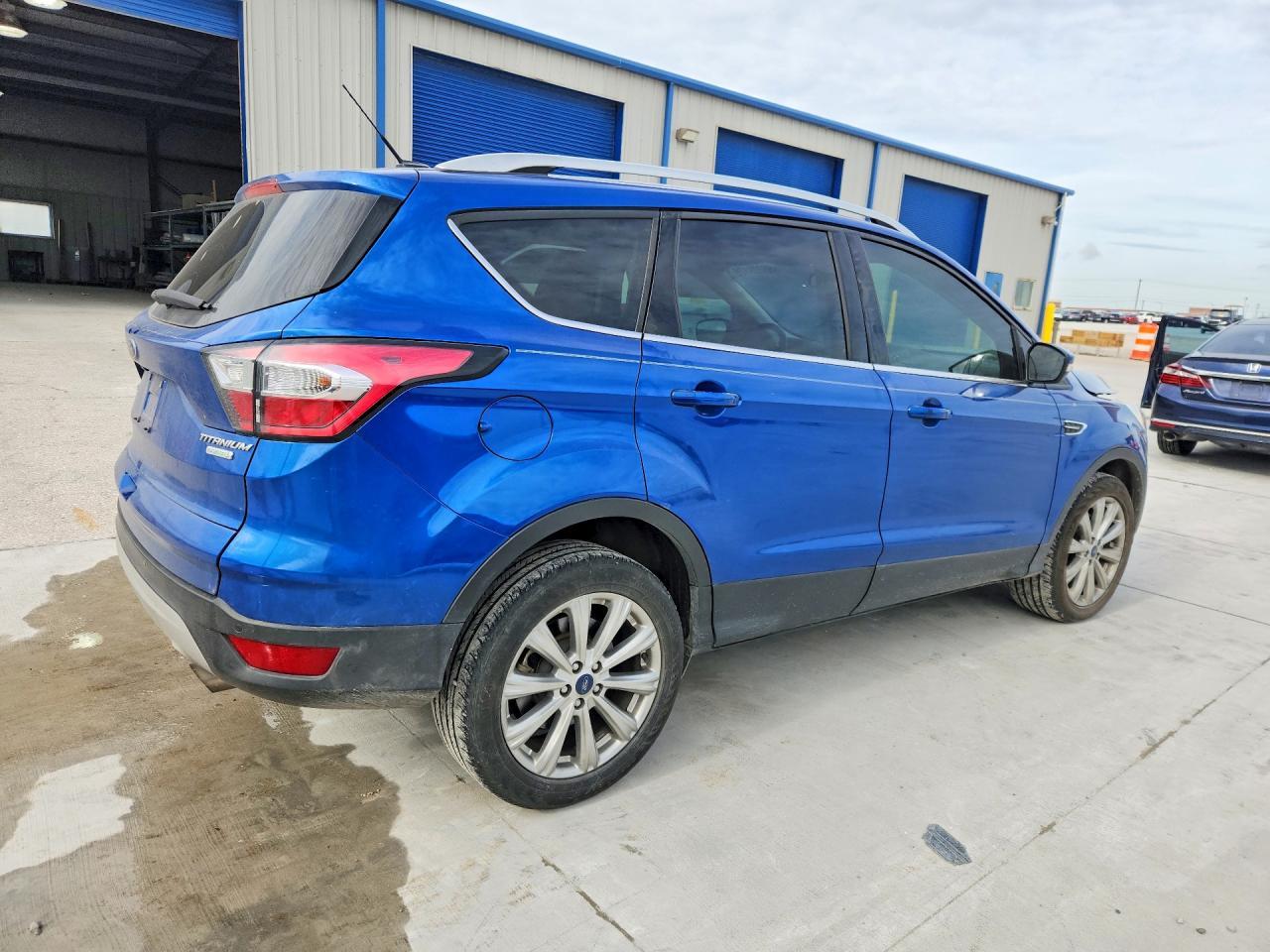 2017 Ford Escape Titanium - Фото 3