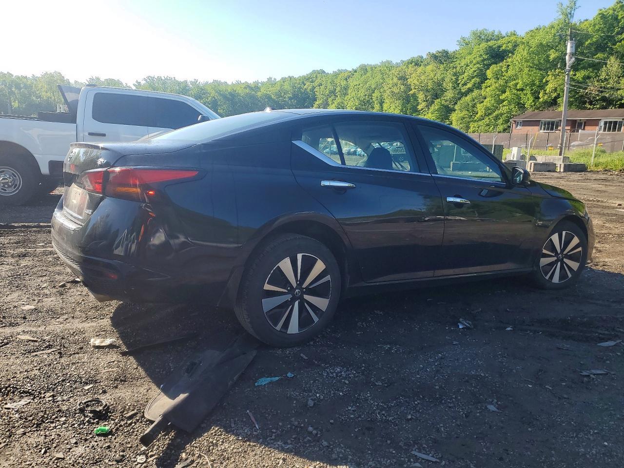 2019 Nissan Altima Sv - Image 3