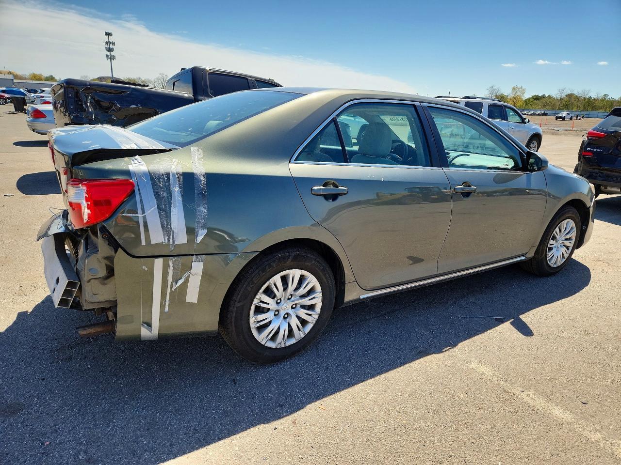 2012 Toyota Camry Le - Фото 3