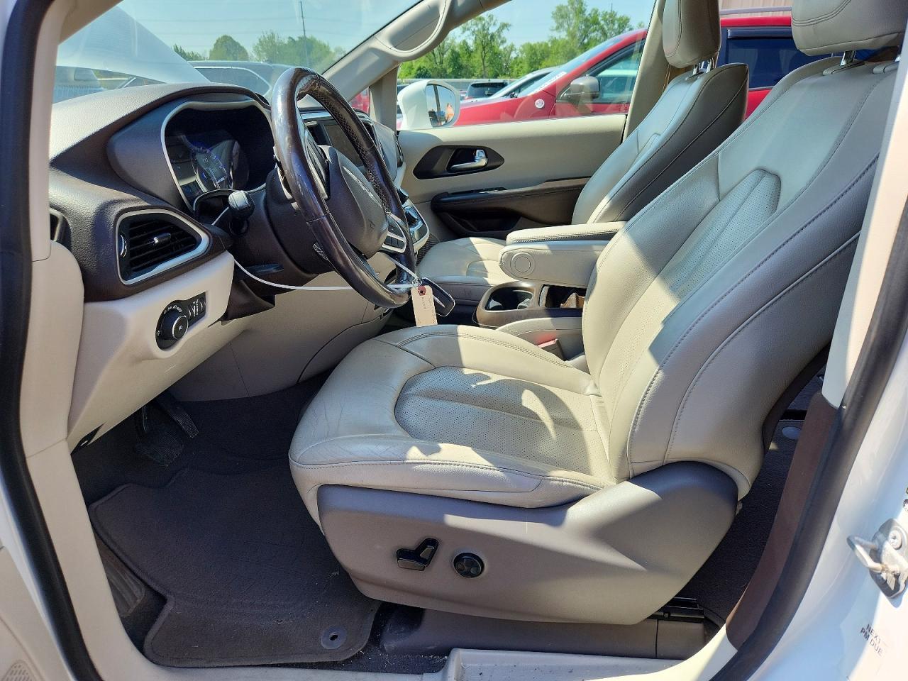 2020 Chrysler Pacifica Touring L - Image 7