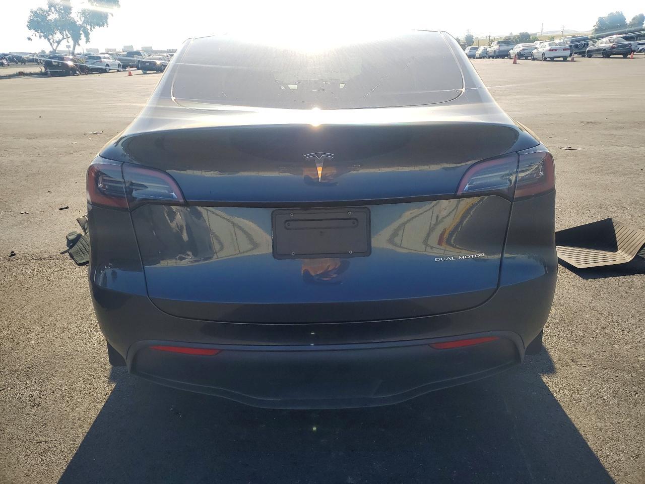 2024 Tesla Model Y - Фото 6