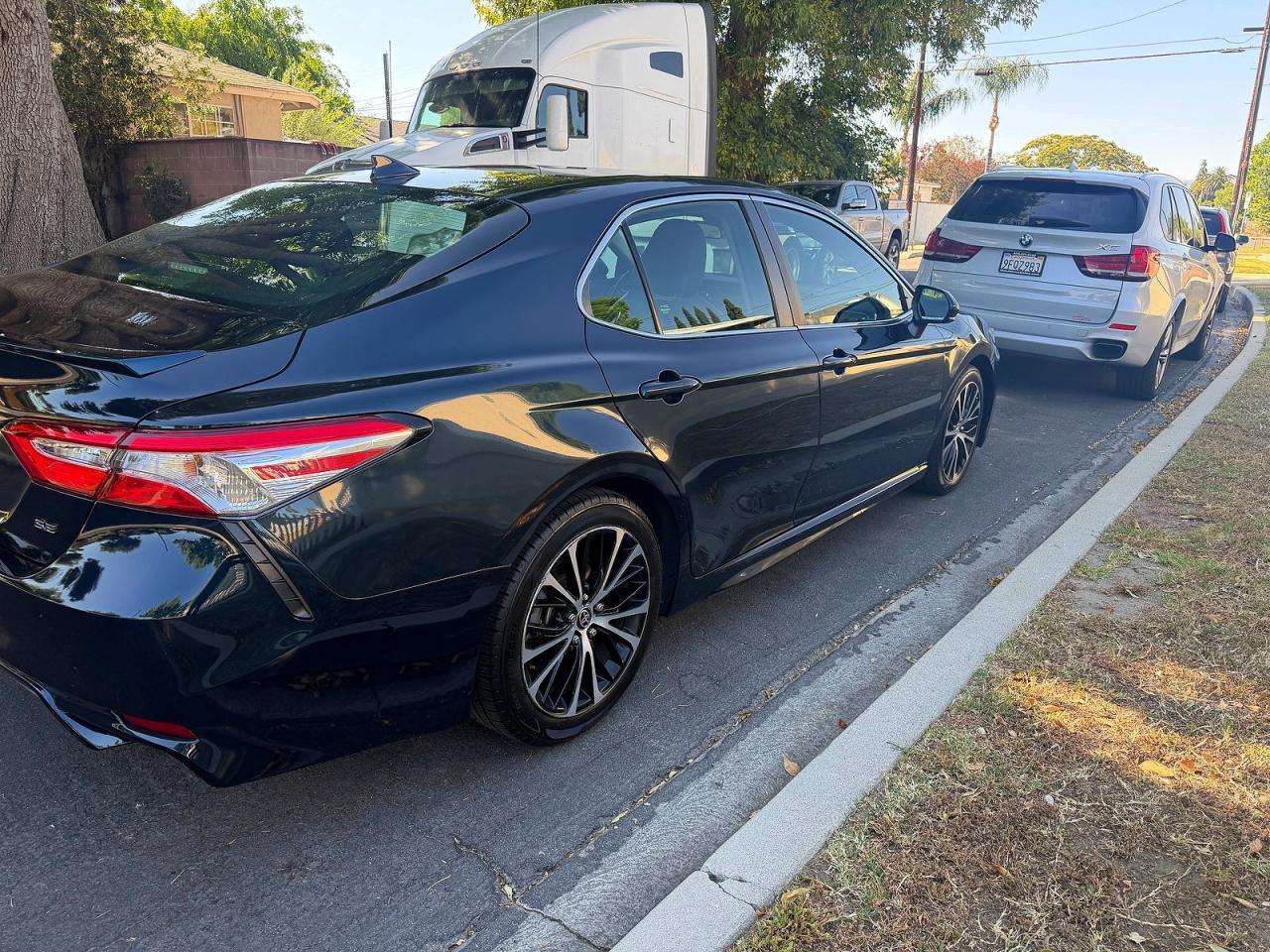 2020 Toyota Camry Hybrid Se - Фото 4