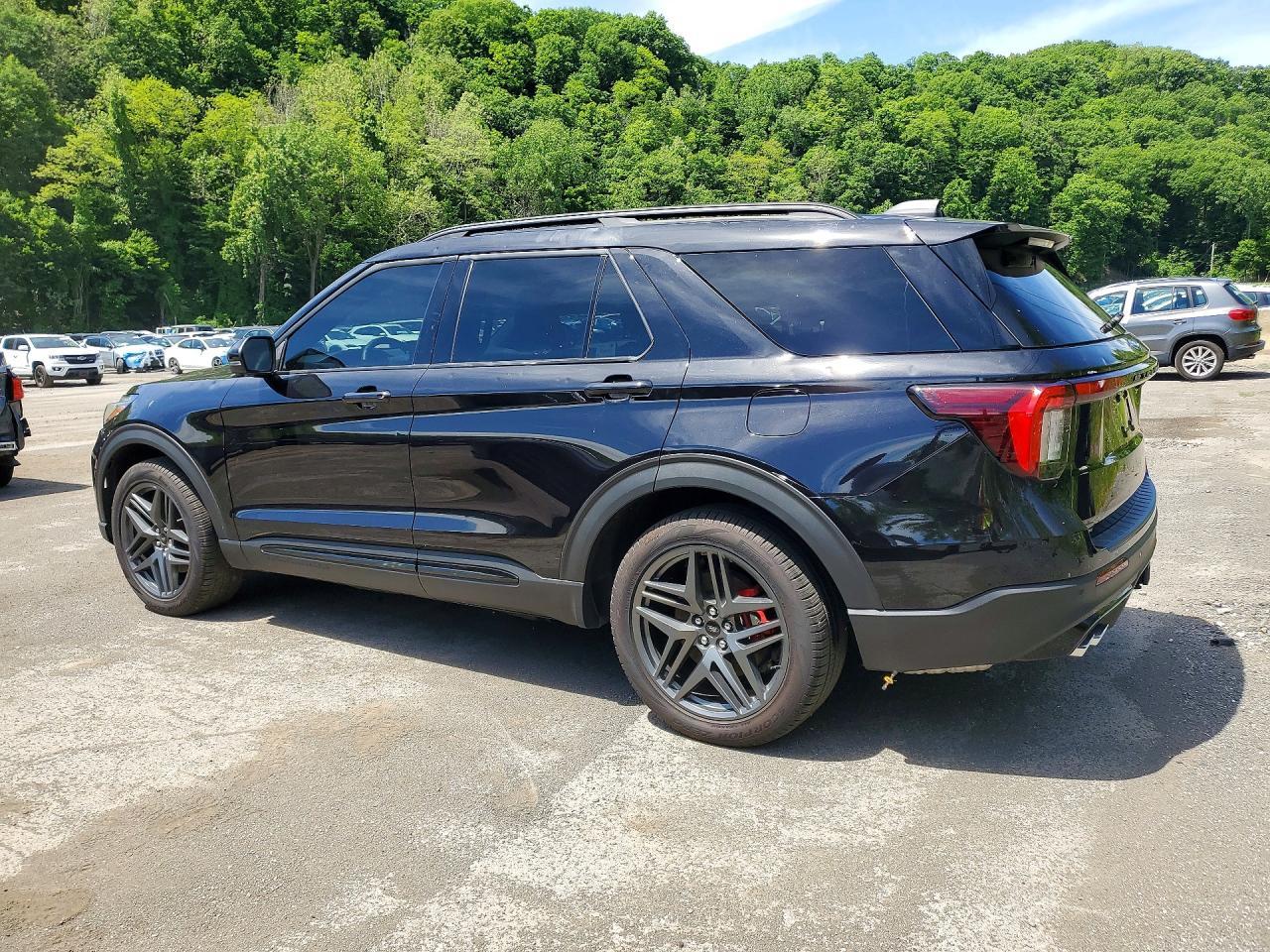 2025 Ford Explorer St - Фото 2